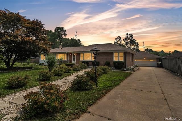 4918 Ainsley Avenue – photo 1