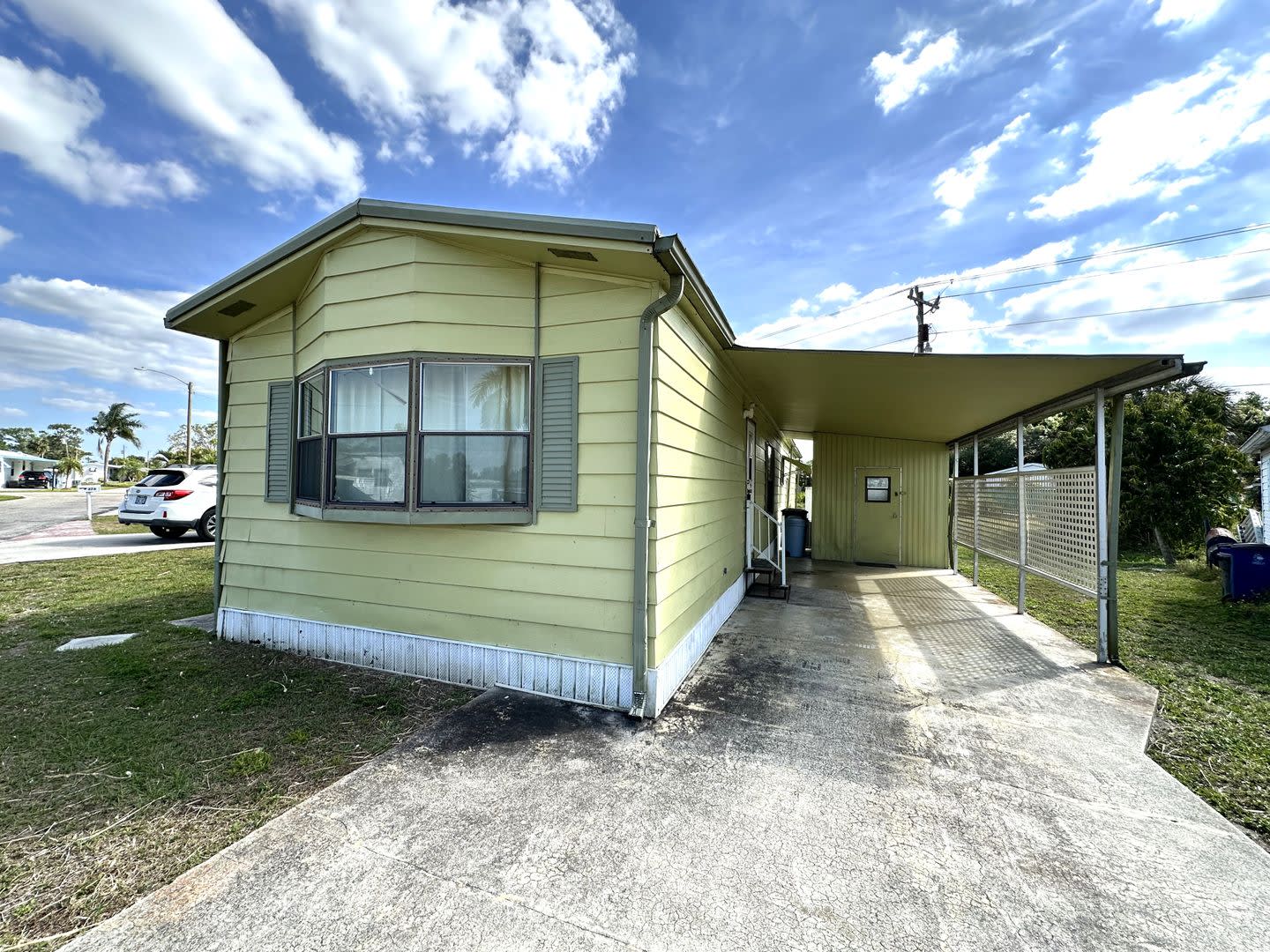 FIRST MONTH RENT FREE! Cute and Quiet 2/2 in N. Ft. Myers – photo 2