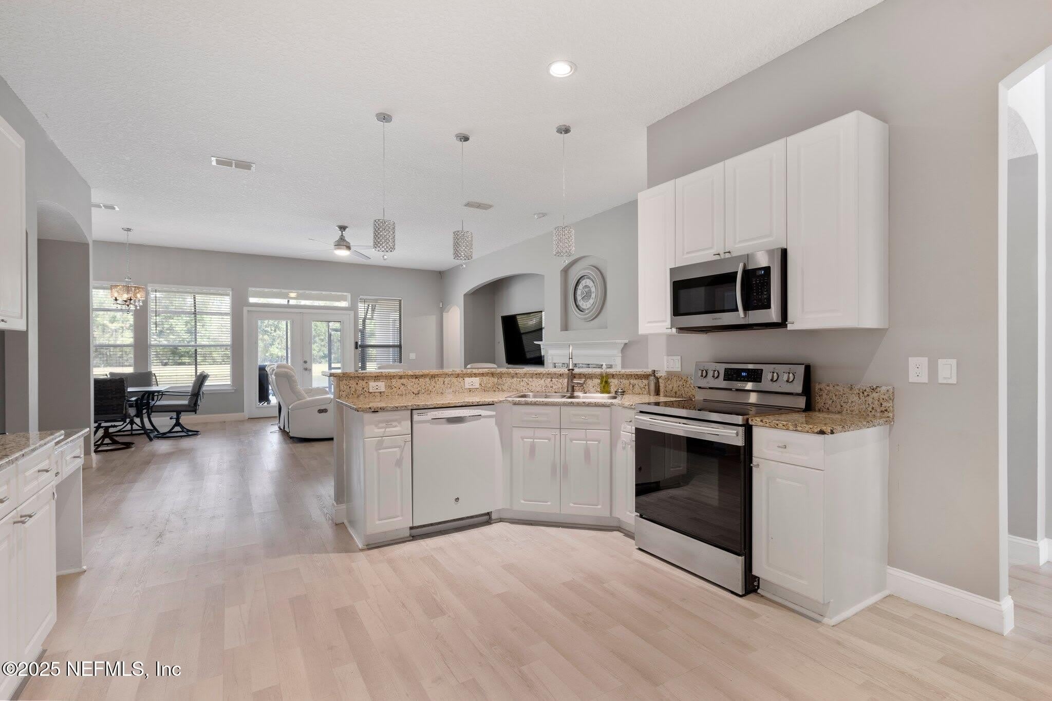 1816 CREEKWOOD Lane – photo 5