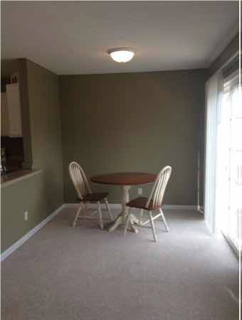 3 bedroom, 2.5 bath Townhouse: Oaklawn Park! Available this October! – photo 4