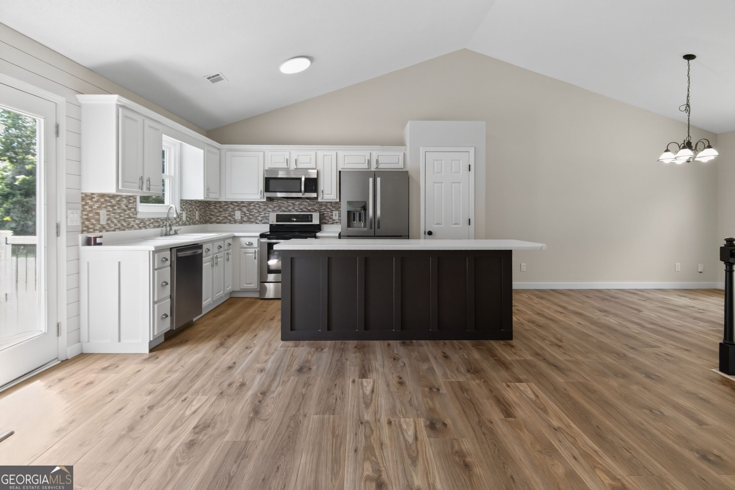 164 Goodman Drive – photo 3