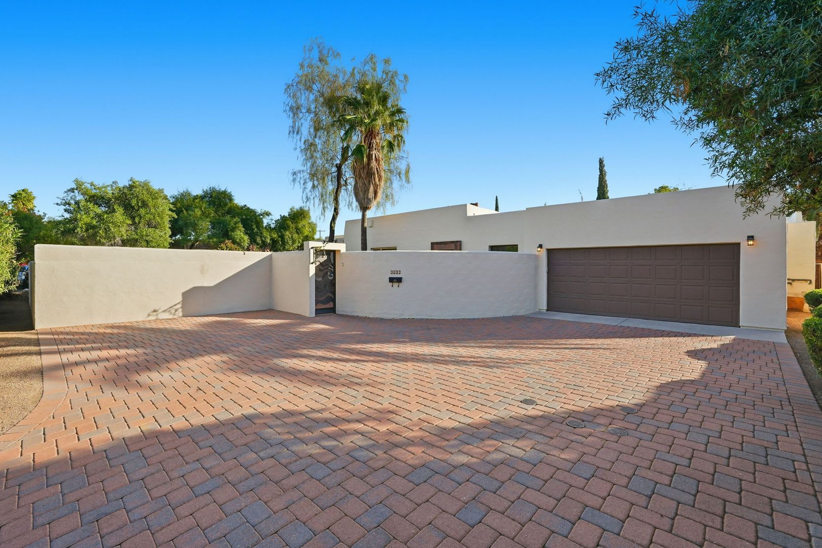 Elegant 3-Bedroom Home in Historic Tucson – photo 2