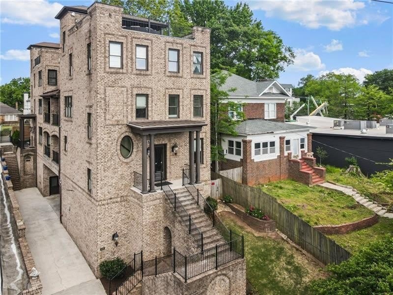 629 Boulevard NE – photo 4