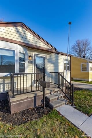22705 RAYMOND Street – photo 2