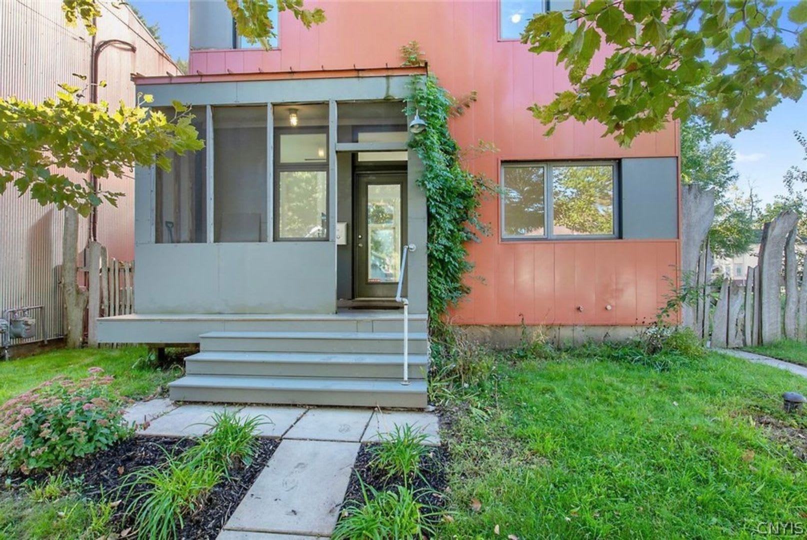 Charming modern 3BR House in Syracuse – photo 1