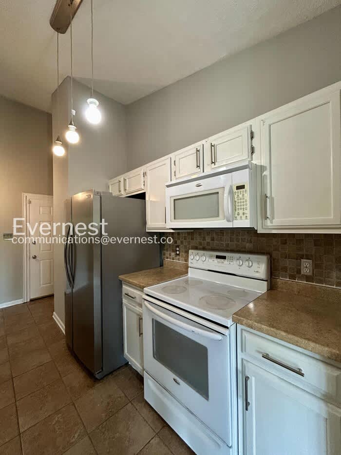9351 Kempton Manor Court – photo 4