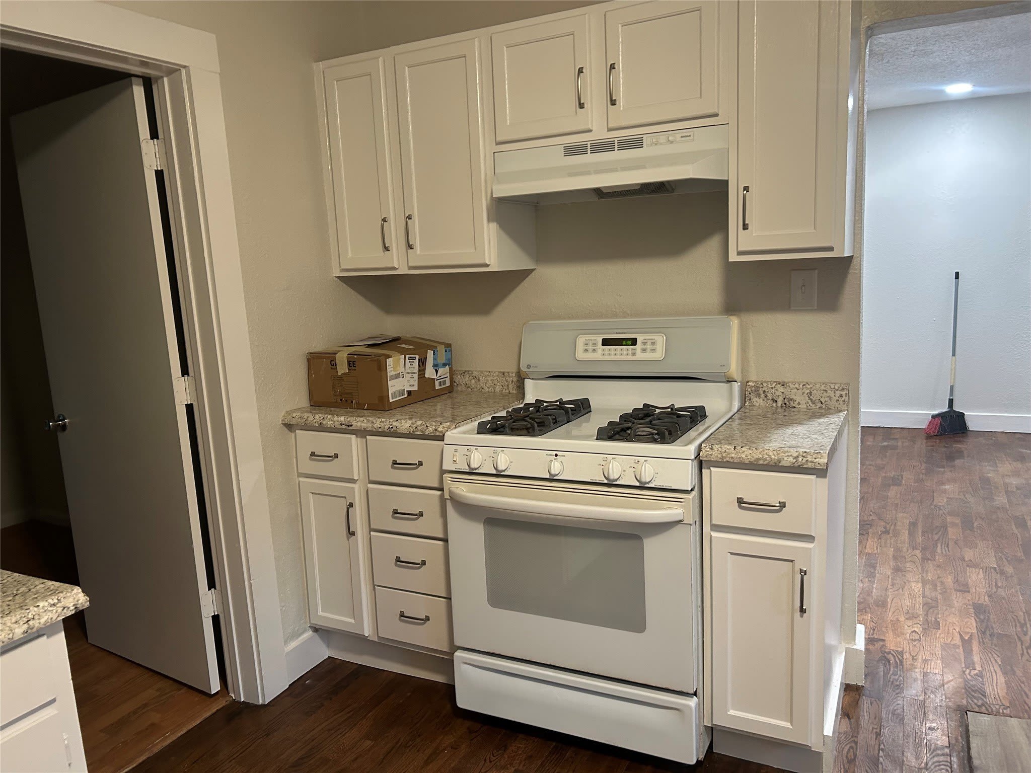 1203 S Lamine – photo 3