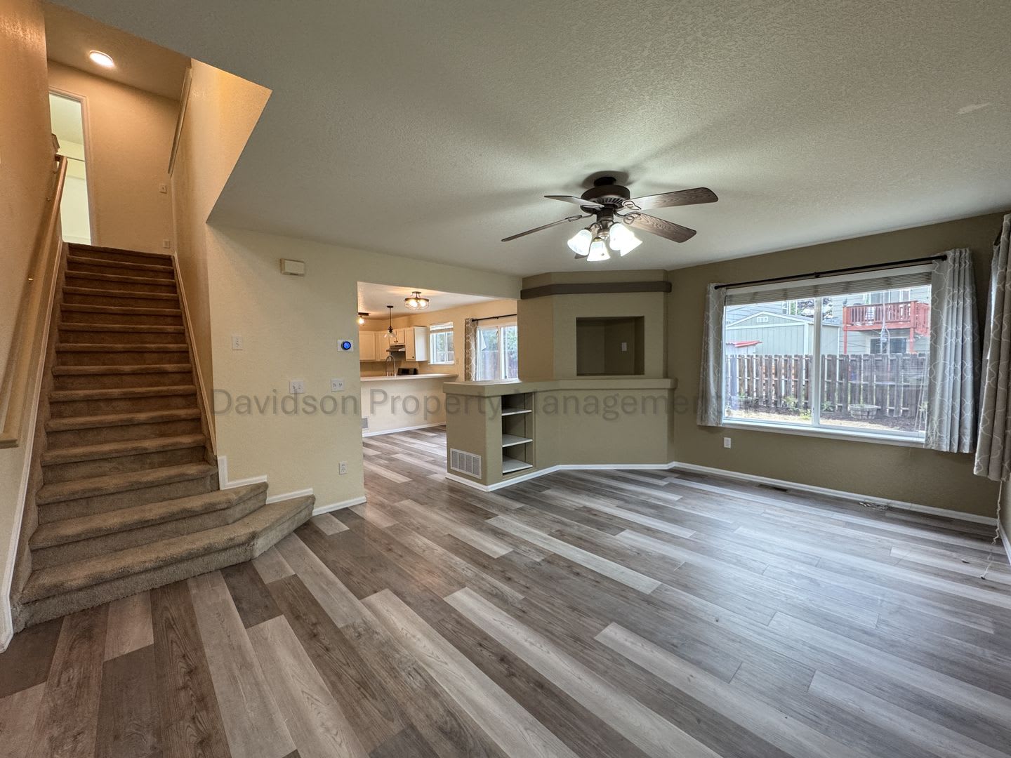 Gorgeous 5 Bedroom House in Stetson Hills – photo 3