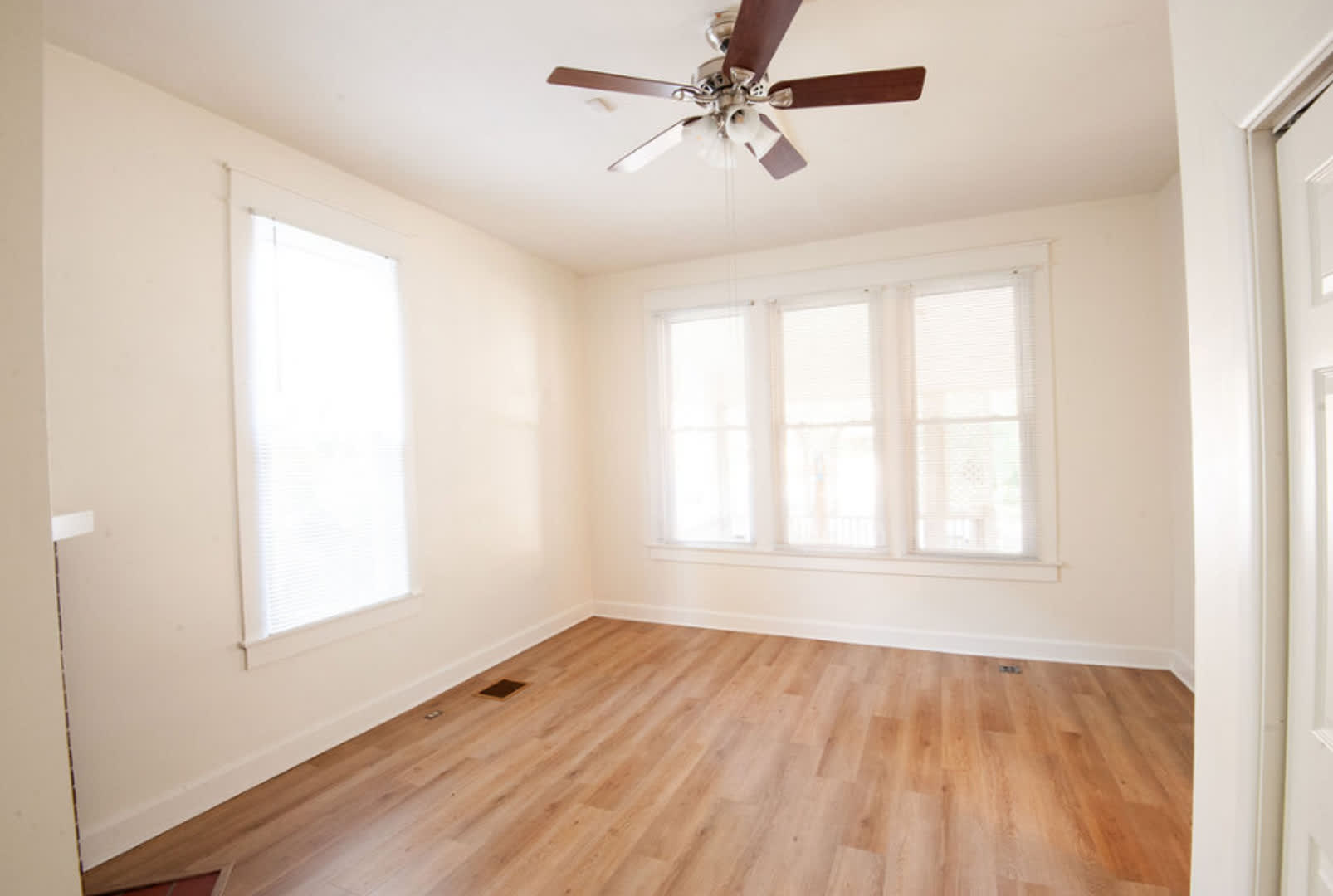 319 N. Lincoln – photo 5