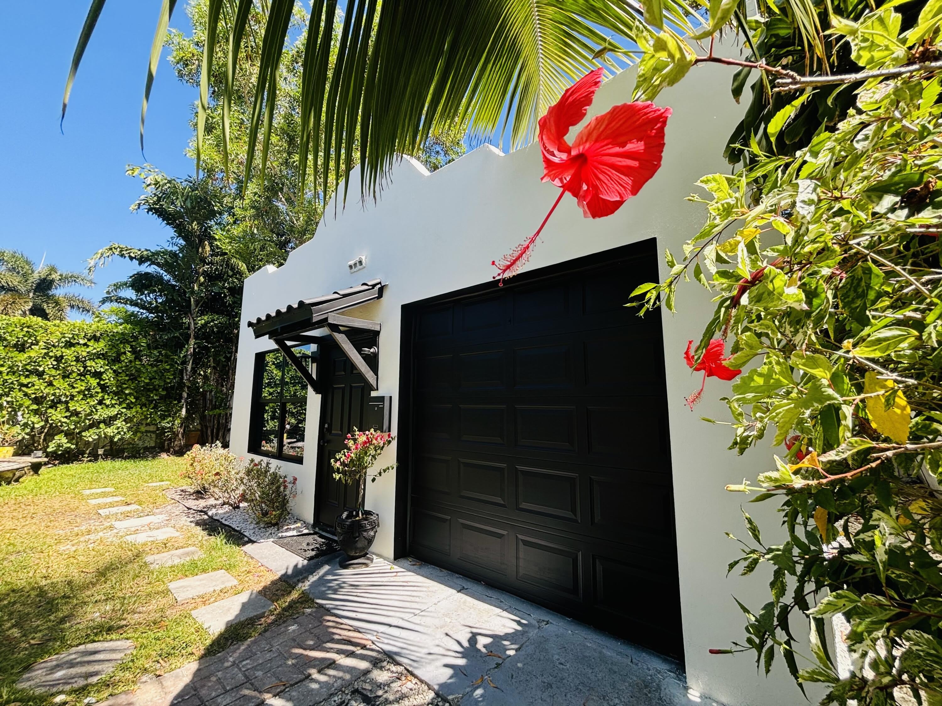 1036 Francis Street – photo 1