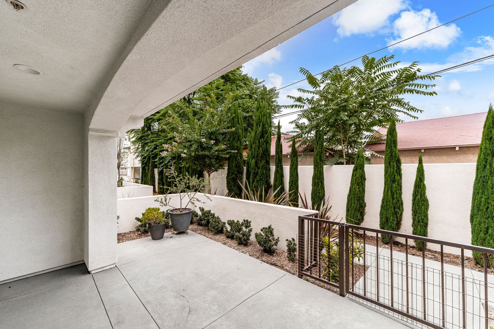 Beautiful Townhome – photo 2