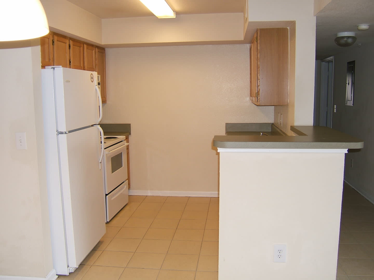 Spacious 3B 2B Unfurnished Condo Near Beach In The Heart Of Destin – photo 2