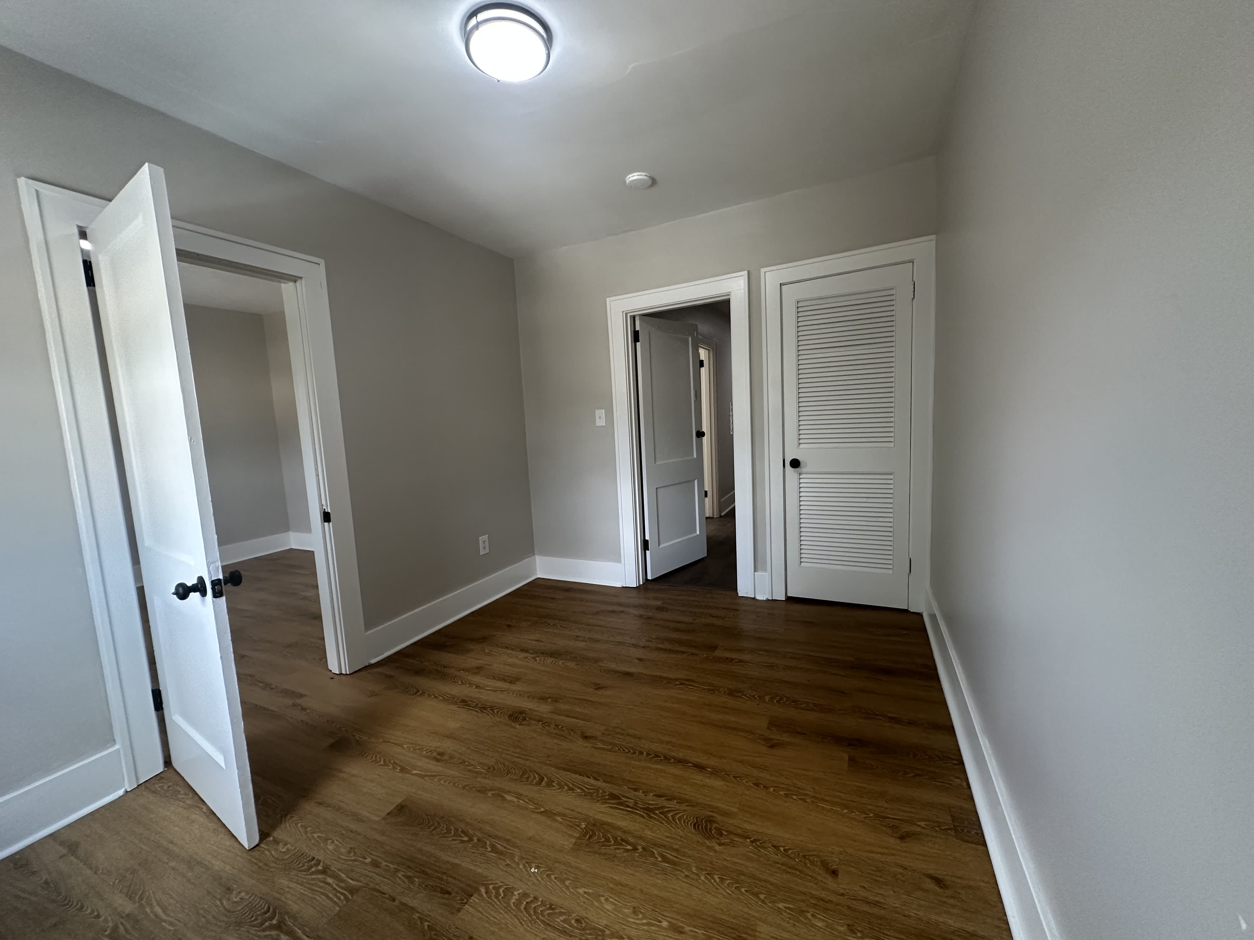 1149 Merchant St – photo 3