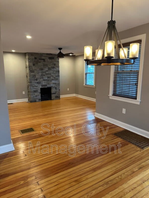 851 Kennedy St – photo 5