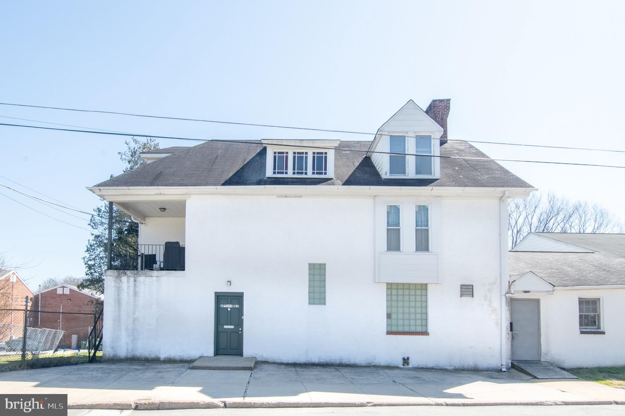 401 W WASHINGTON Street – photo 1