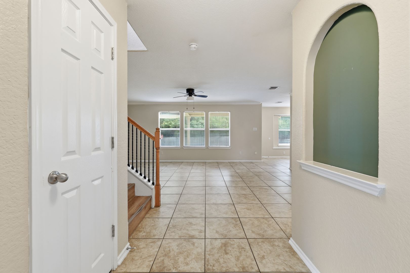 Spacious Carpet Free Home With Loft Private Greenbelt Backyard – photo 4