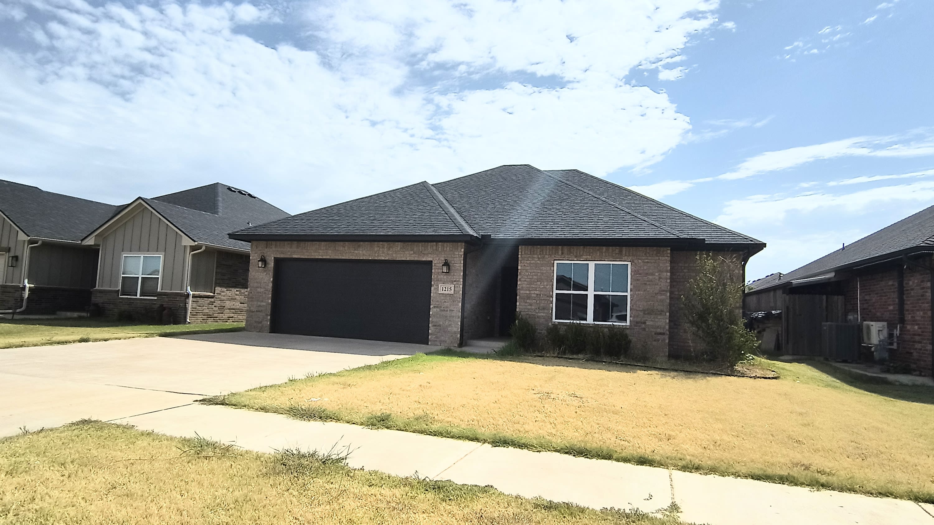 1215 Sierra Lane – photo 2