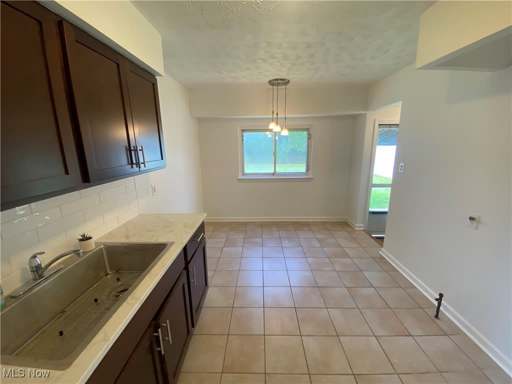 854 E 258th Street – photo 3