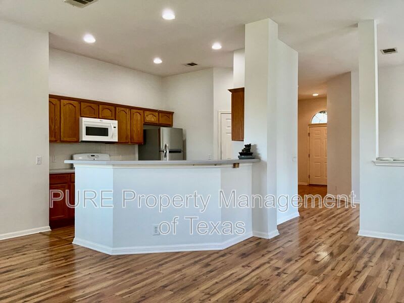 706 Stewart Drive – photo 5