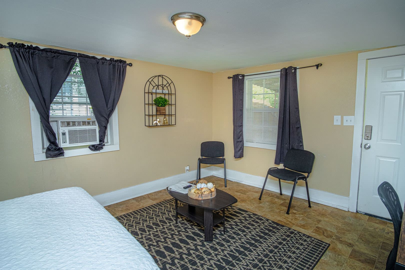 613 Virginia – photo 4