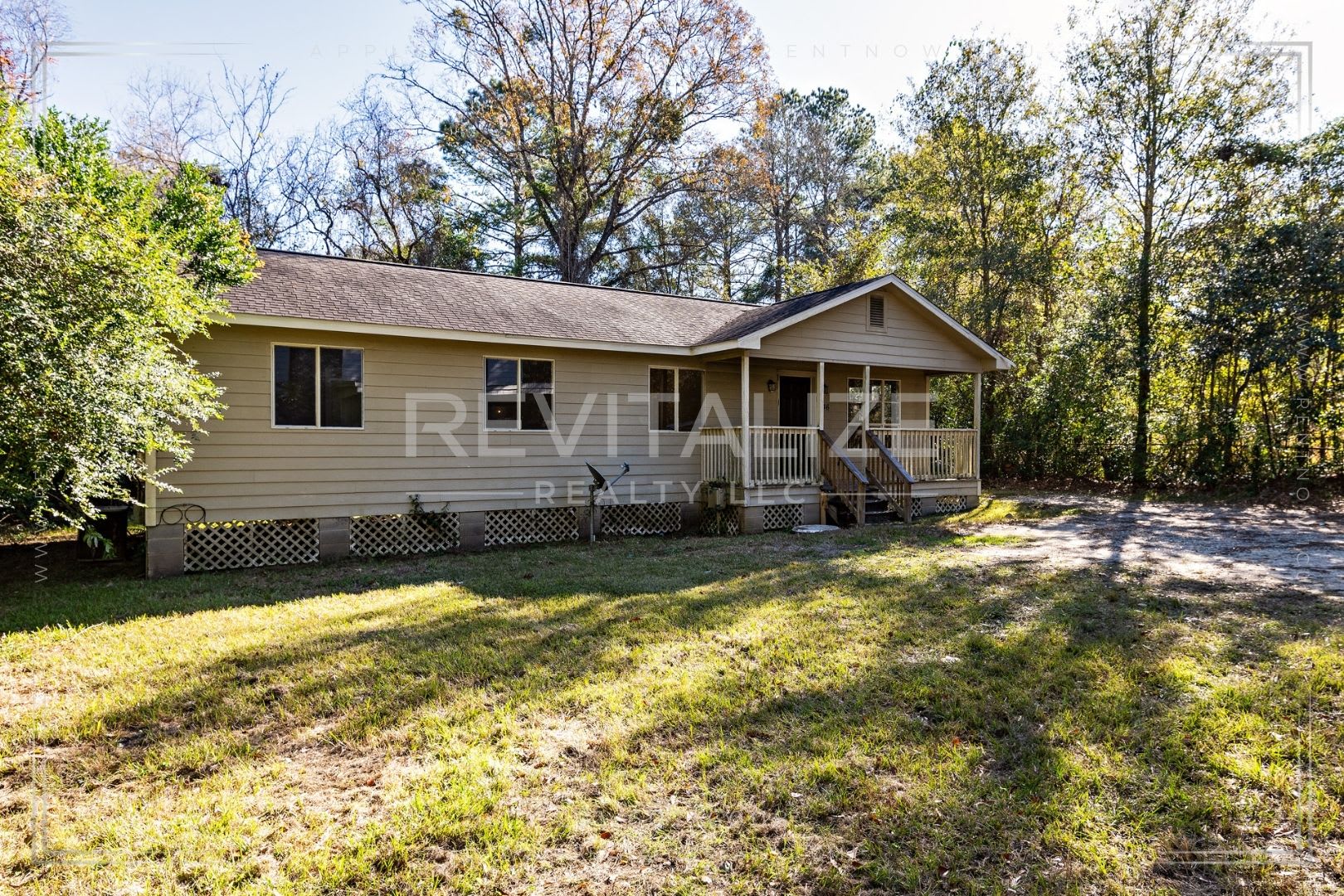 3 Bedroom/2 Bathroom House in Mobile!! – photo 4