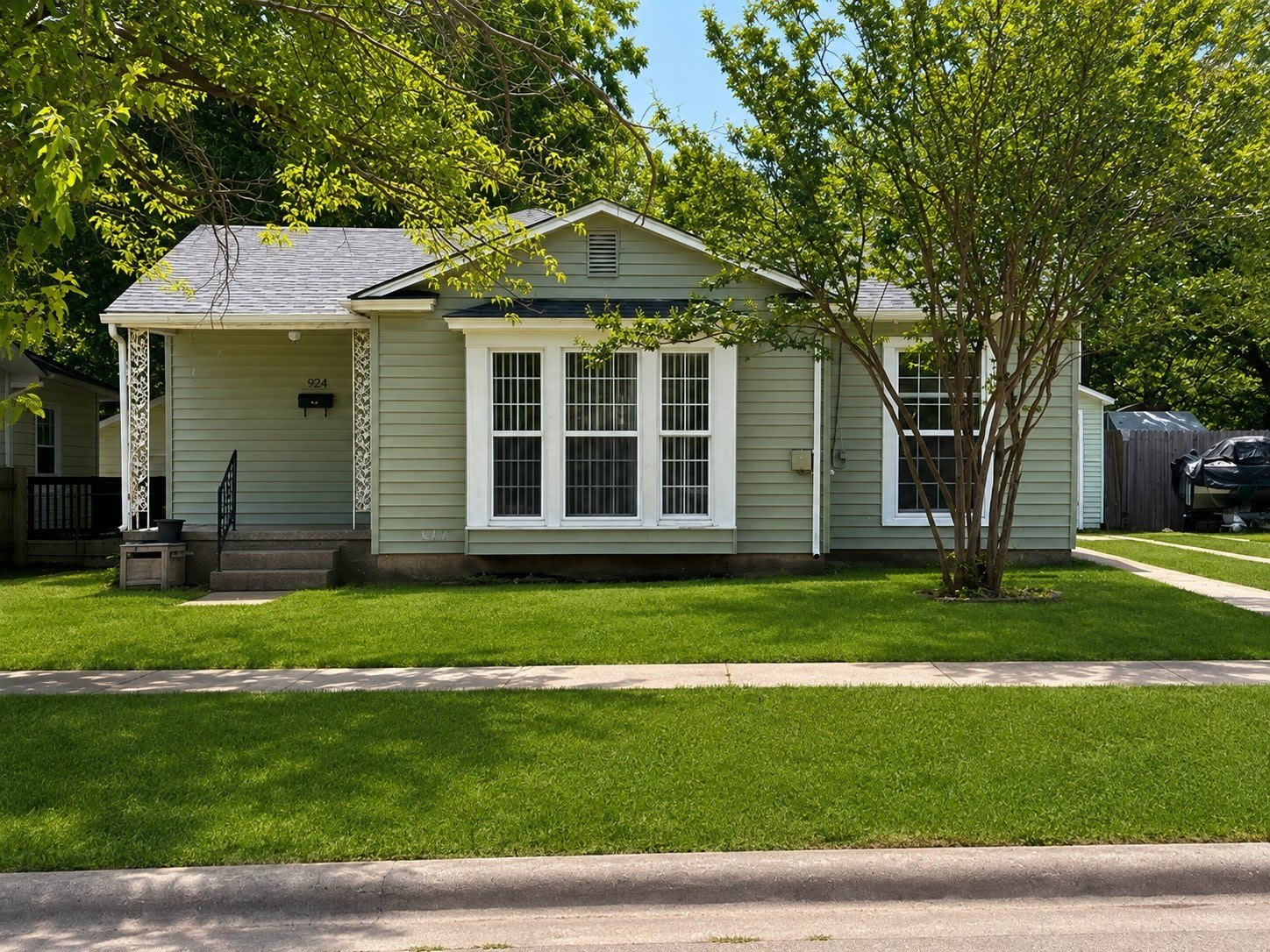 924 W Laurel Street – photo 1