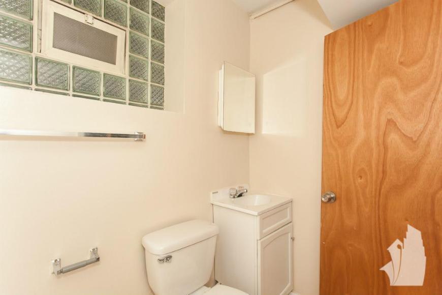 2886 North Clark – photo 2