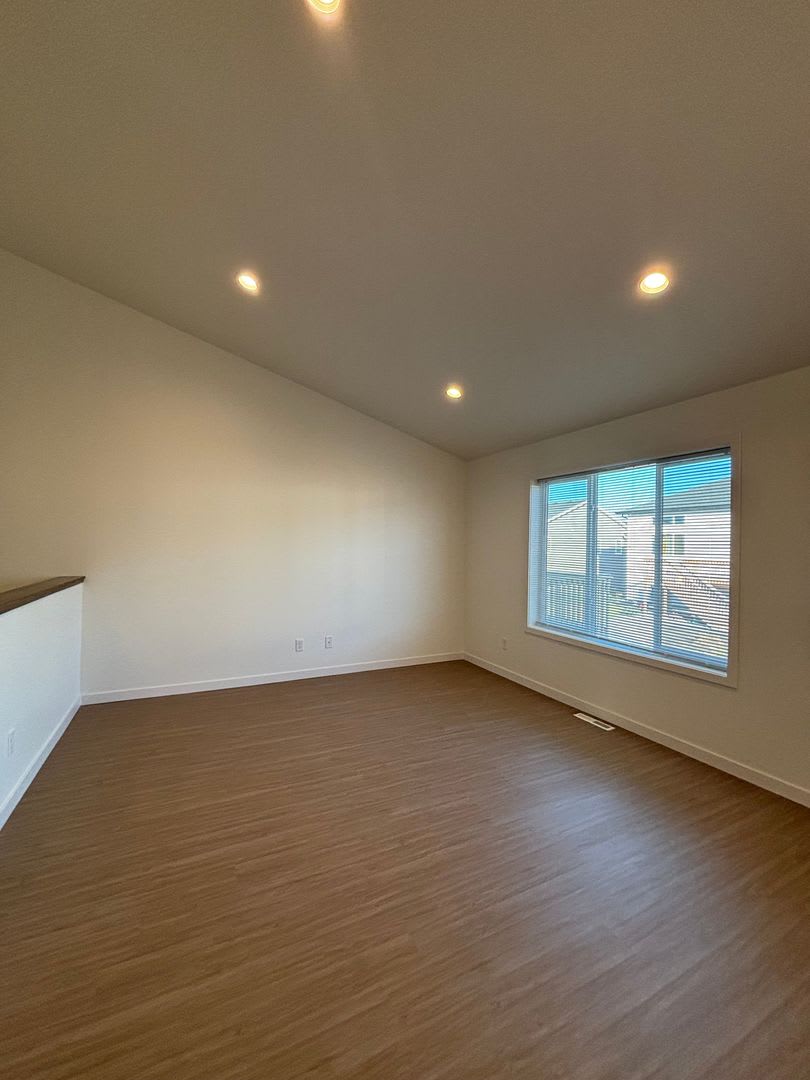 3 Bedroom 3 Bathroom Townhomes – photo 4