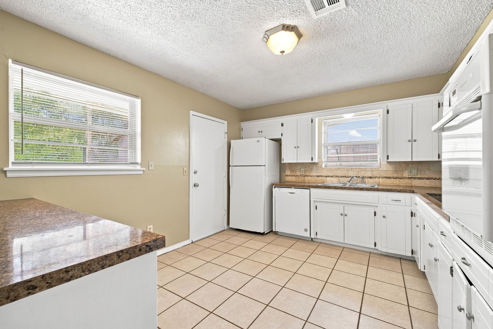 3 Bedroom 2 Bathroom – photo 4