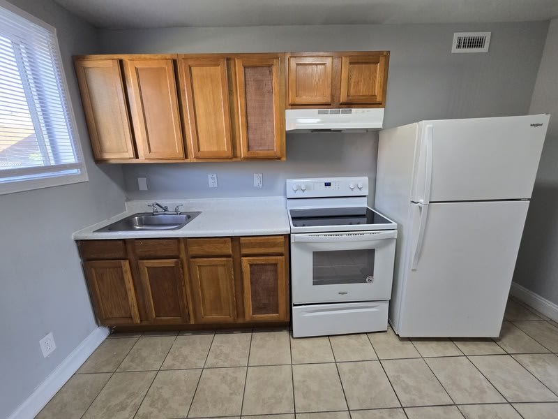 2108 Phaup St – photo 2