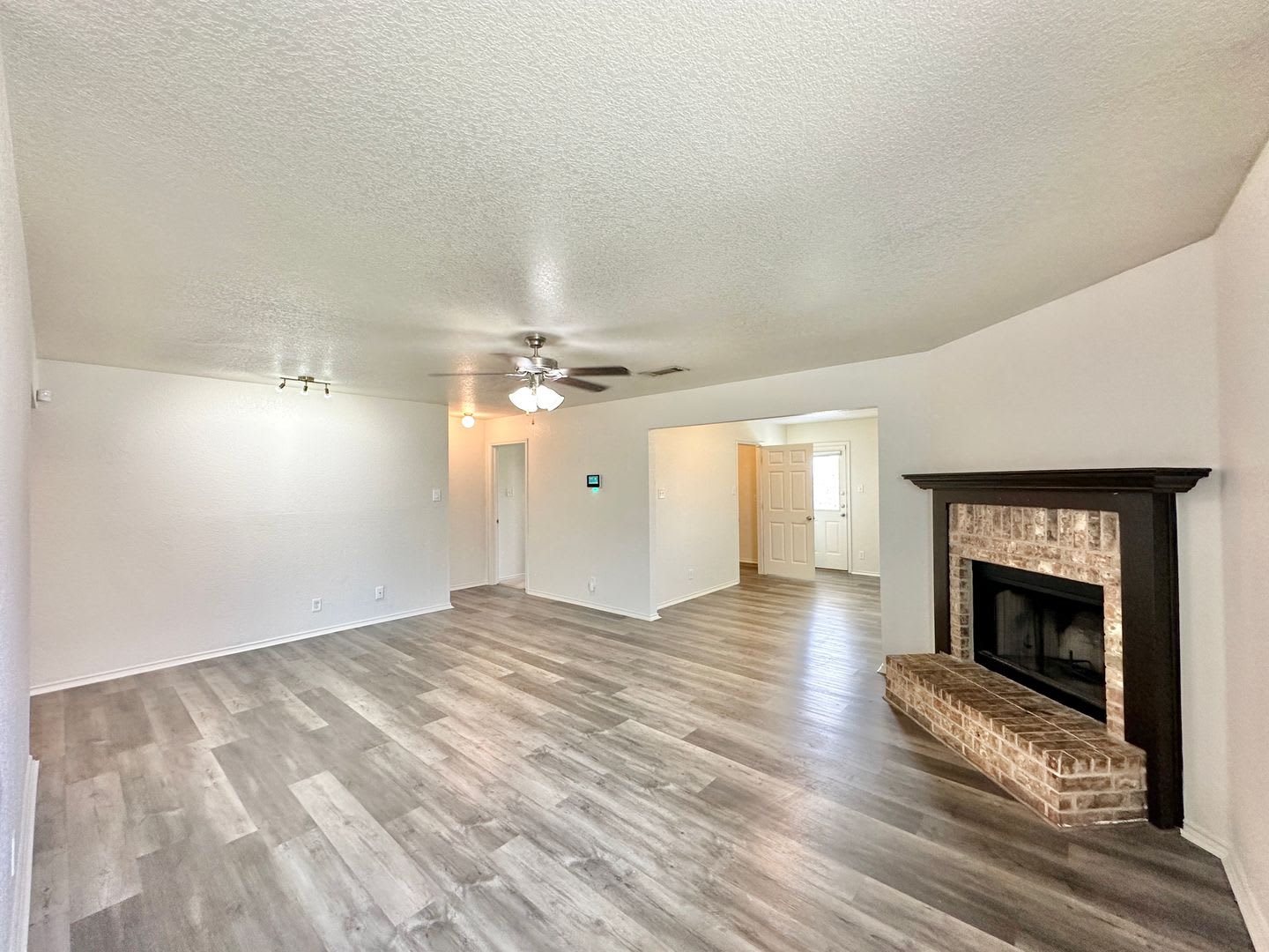 1 2 Off 1St Months Rent Small Dogs Cats Accepted – photo 3