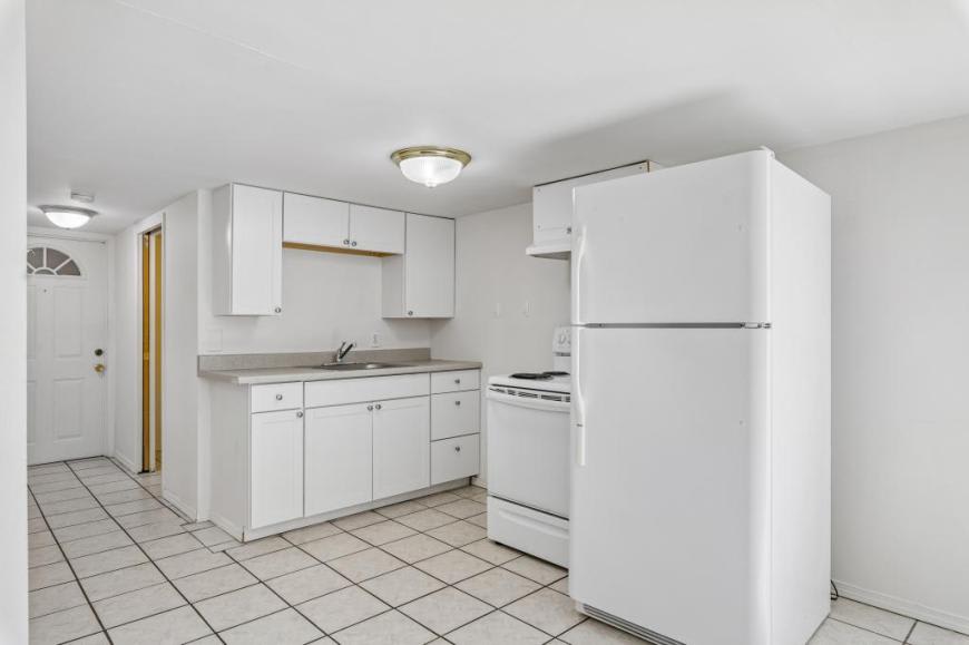 642 S 159th St – photo 5