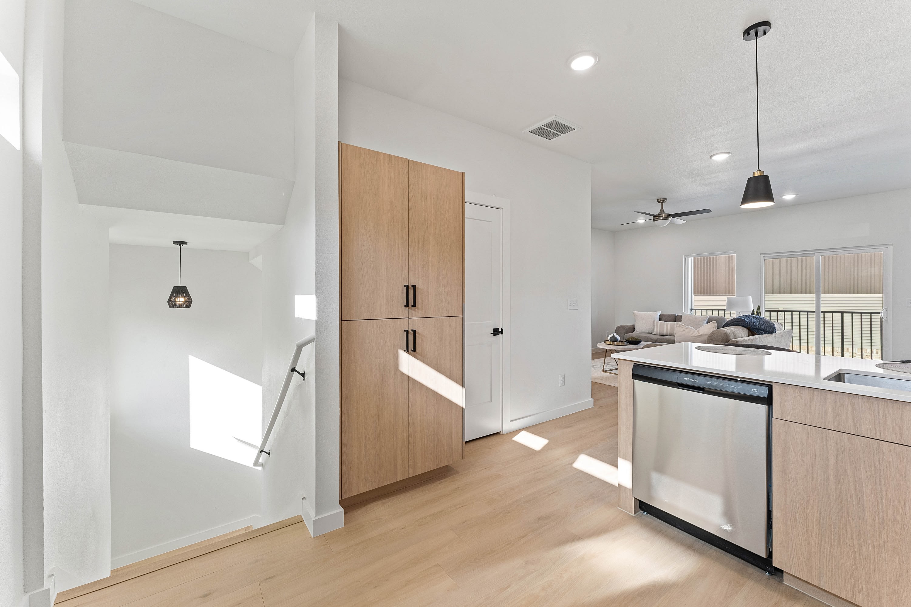1467 West Hendon Street – photo 4