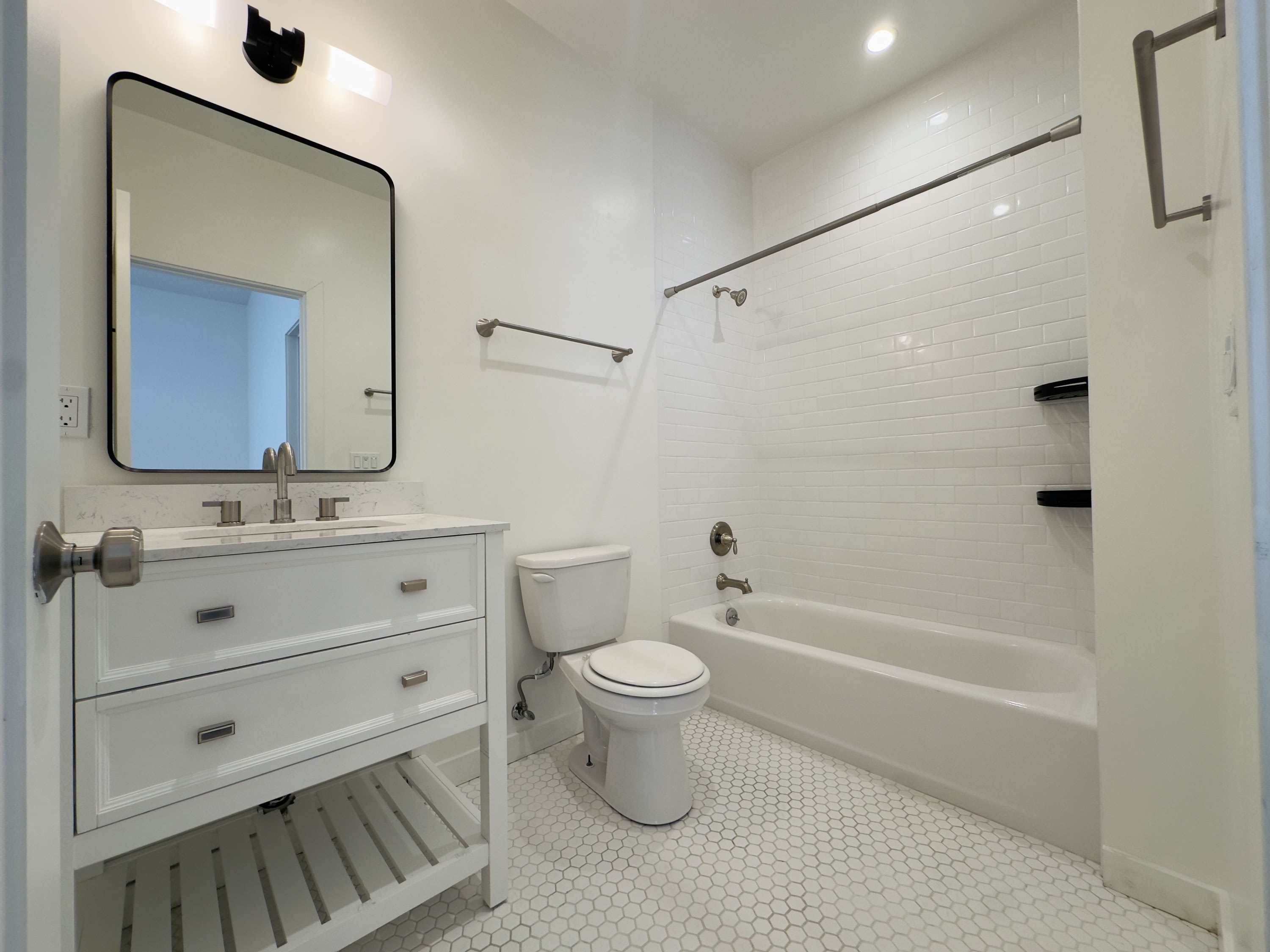 2418 Calle Real – photo 2