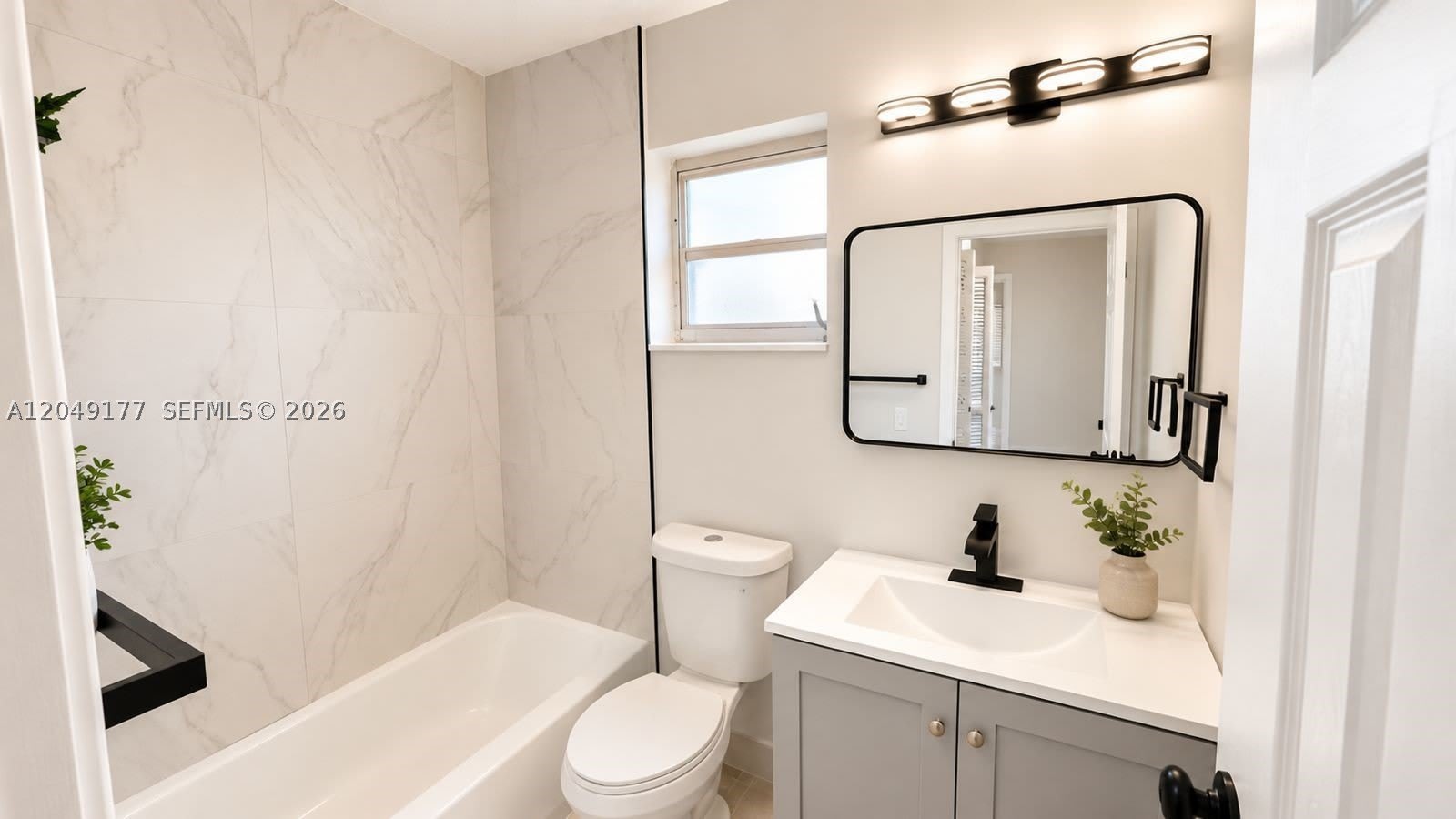 2332 Roosevelt St – photo 1