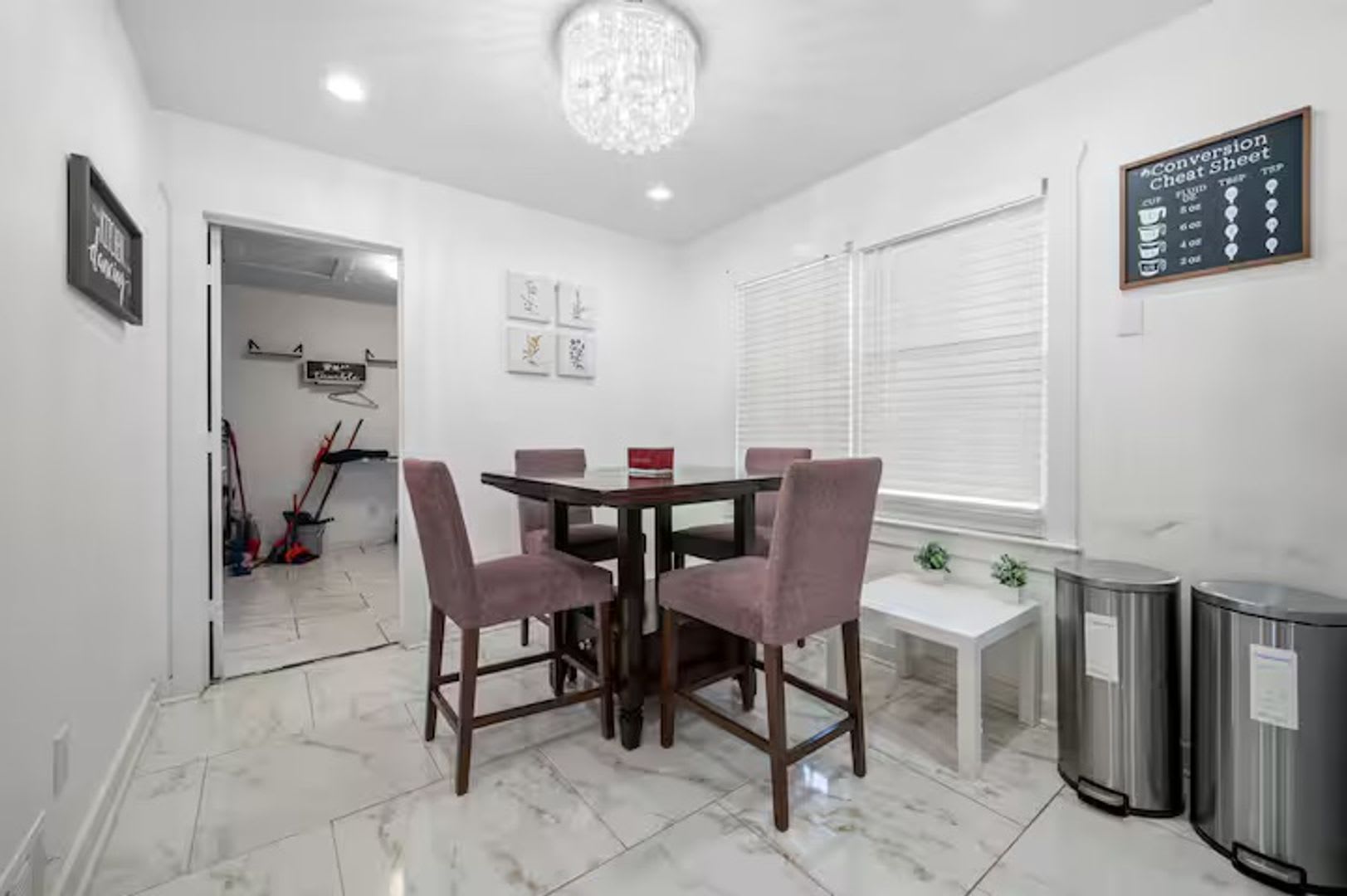 Room in 5 Bedroom Home at Greg Dr SW – photo 3
