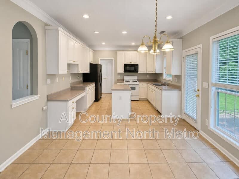 550 Elgaen Court – photo 5