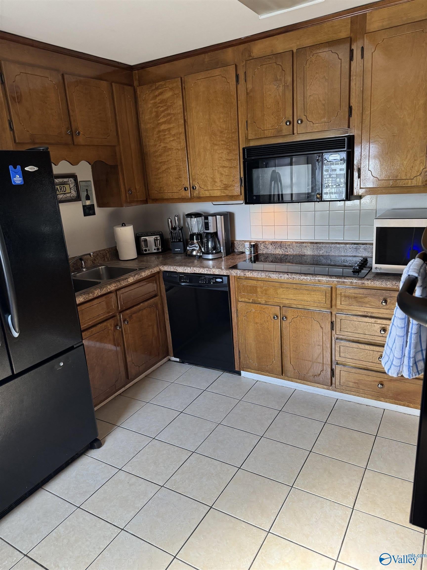 402 Gilmore Street – photo 3