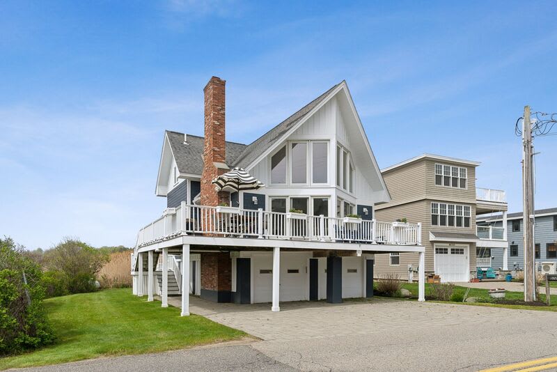 572 Ocean Avenue – photo 1