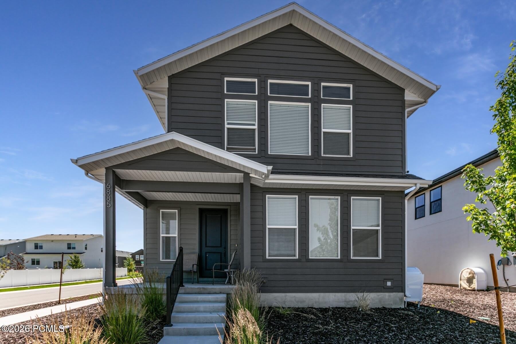 6885 Woods Rose Drive – photo 2