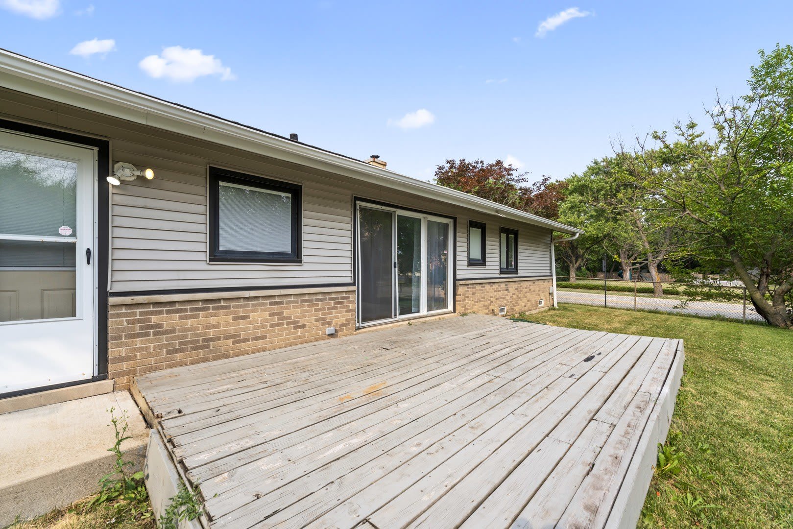 109 Landmeier Road – photo 4