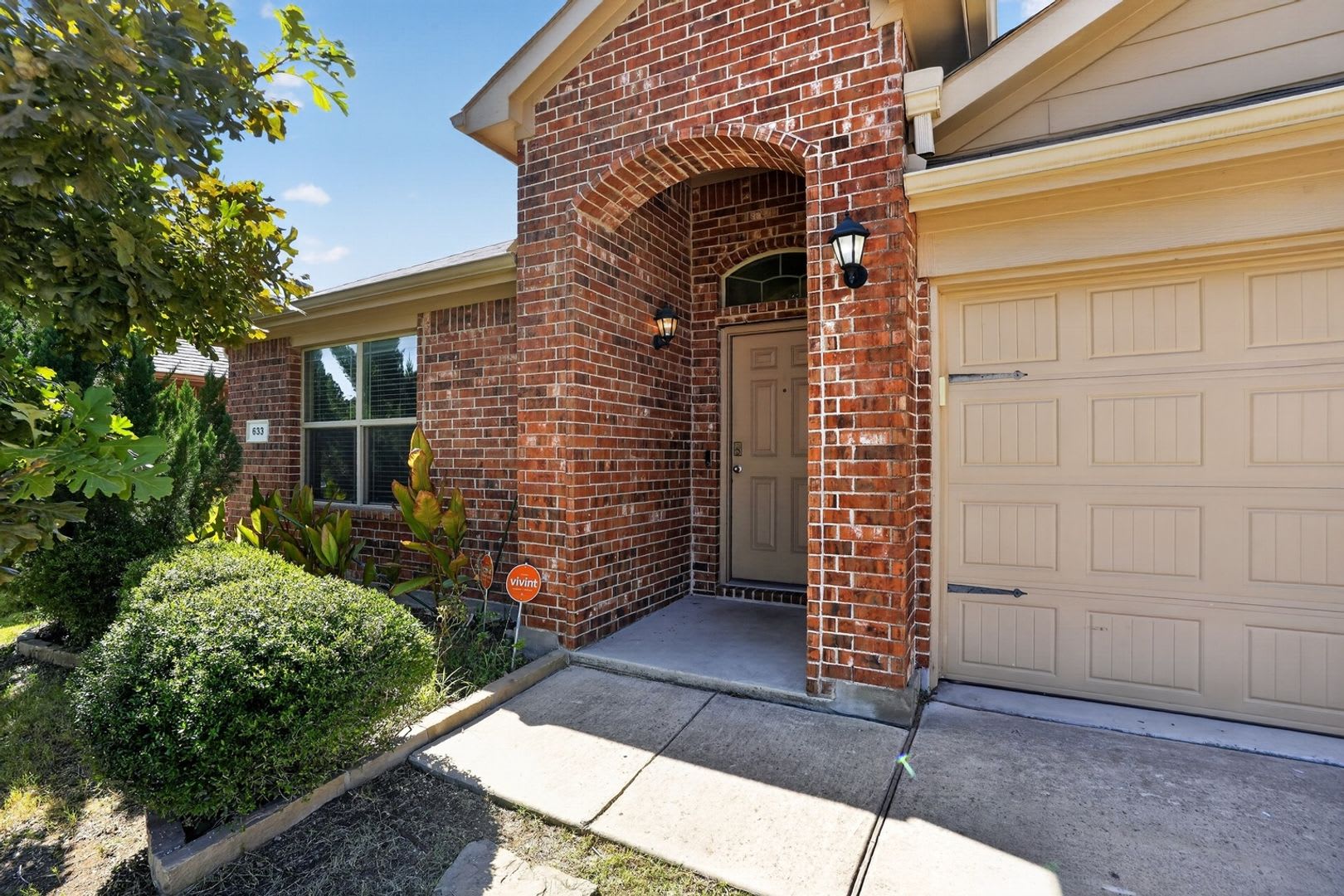 Charming 4BR House in Azle – photo 3