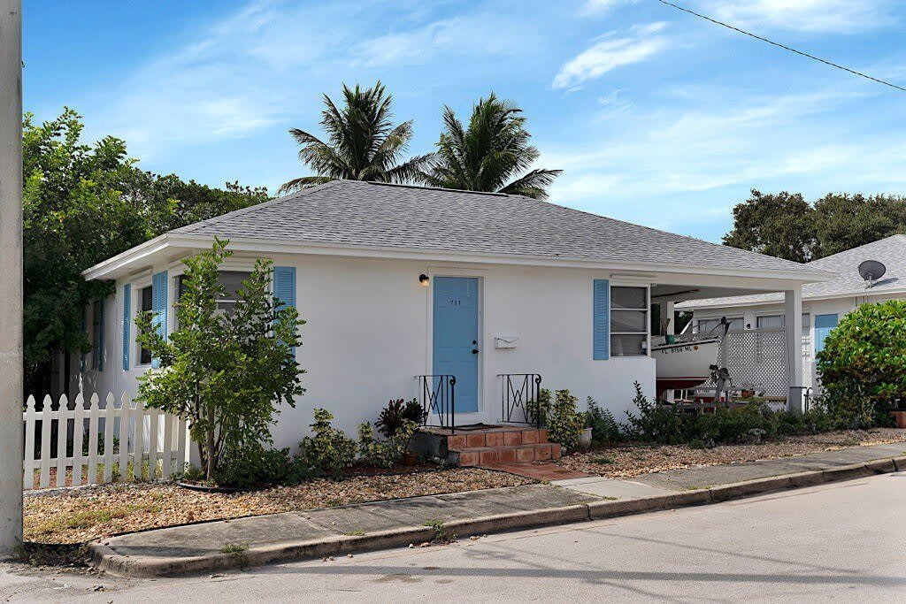711 11Th Avenue N – photo 1