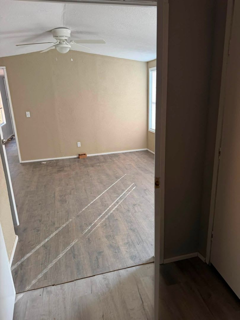 Newly Remodeled 2BD/2BA Trailer home $1450 a month, available 8/26 for year-long lease – photo 5