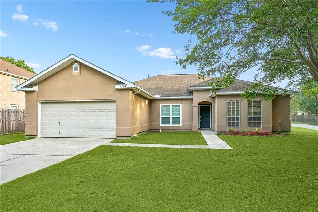 1204 BELAIR Boulevard – photo 1