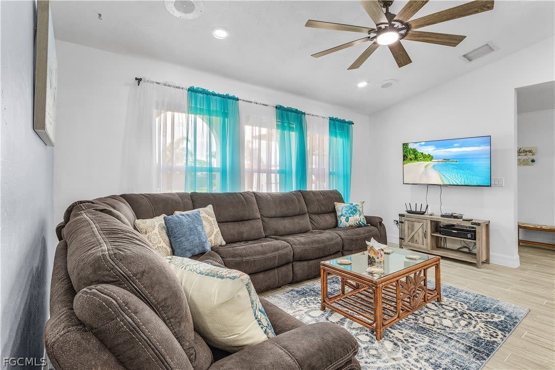 428 SW 37th Street – photo 5
