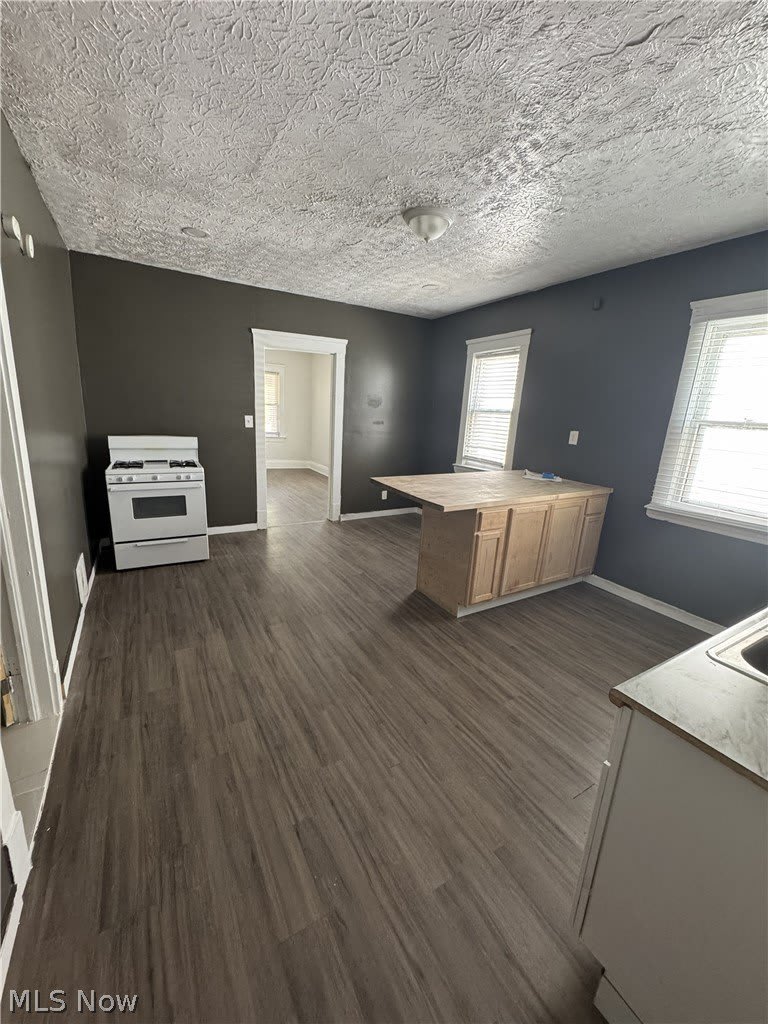 10209 Elwell Avenue – photo 5