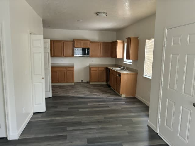 206 East 40th Street – photo 3