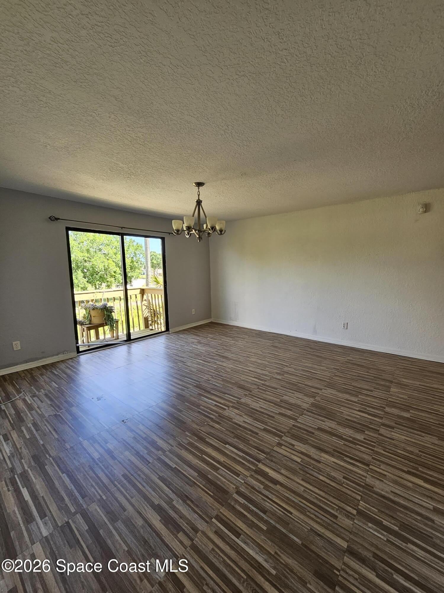 2101 Forest Knoll Drive NE – photo 2