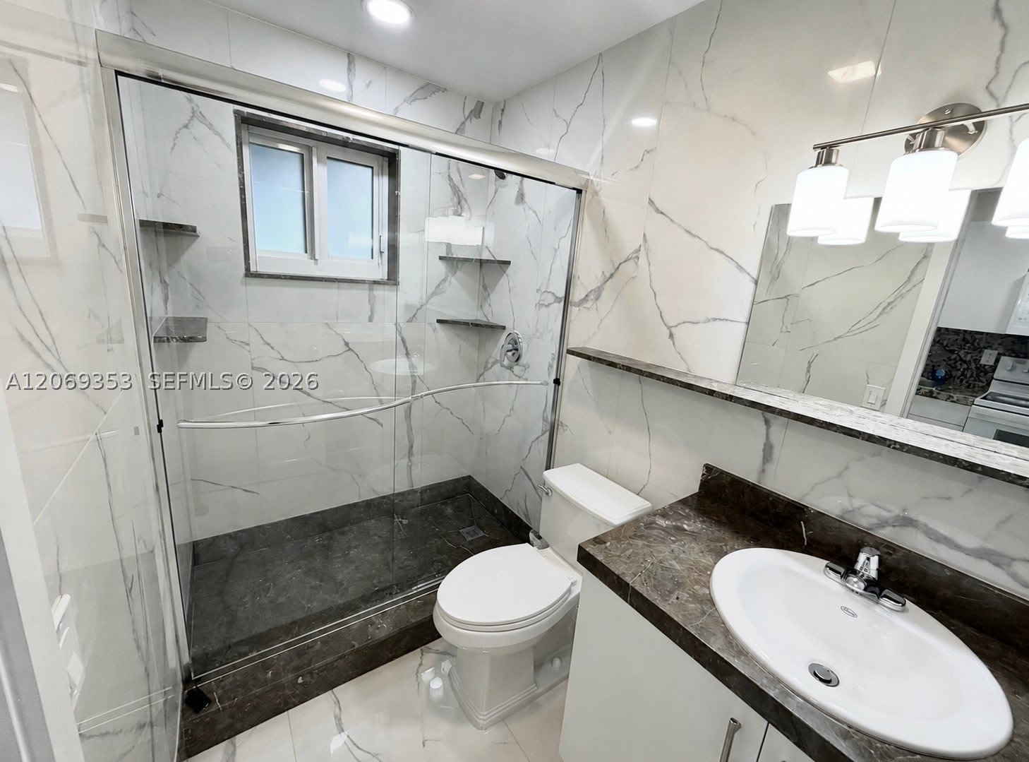 931 SW 82nd Ave – photo 5